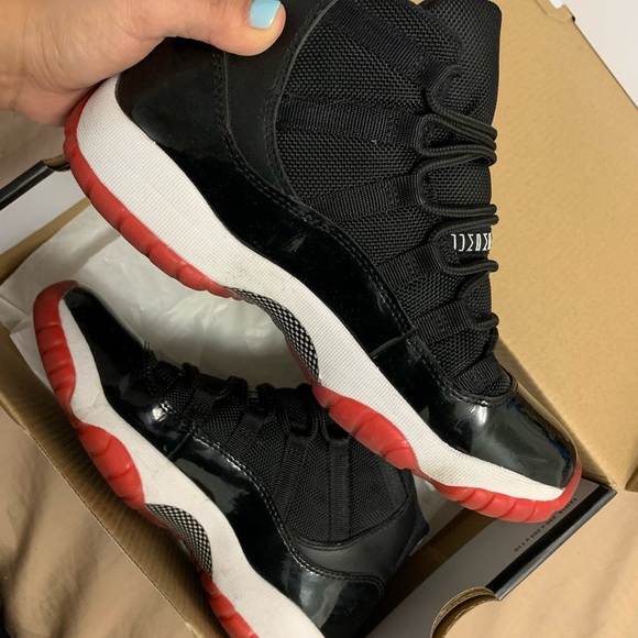Air Jordan Bred 11 5.5 - Picture 5 of 7